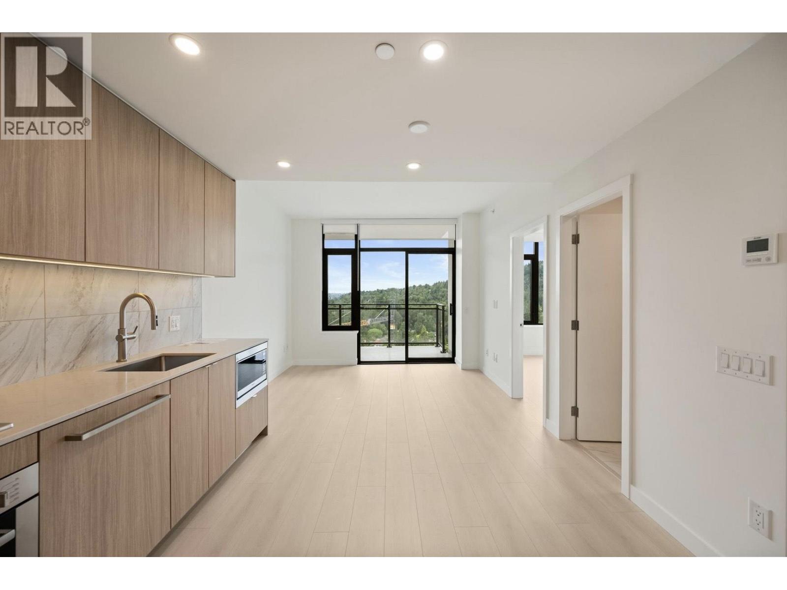 2XXX 626 CLAREMONT STREET Property Photo 1