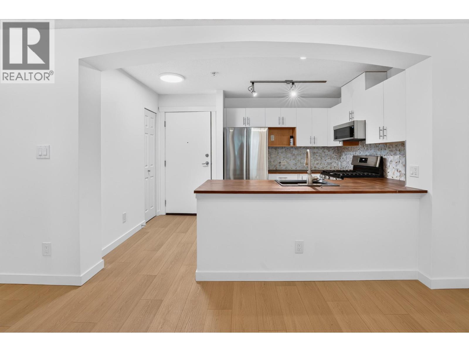 303 2998 Silver Springs Boulevard Property Photo 7