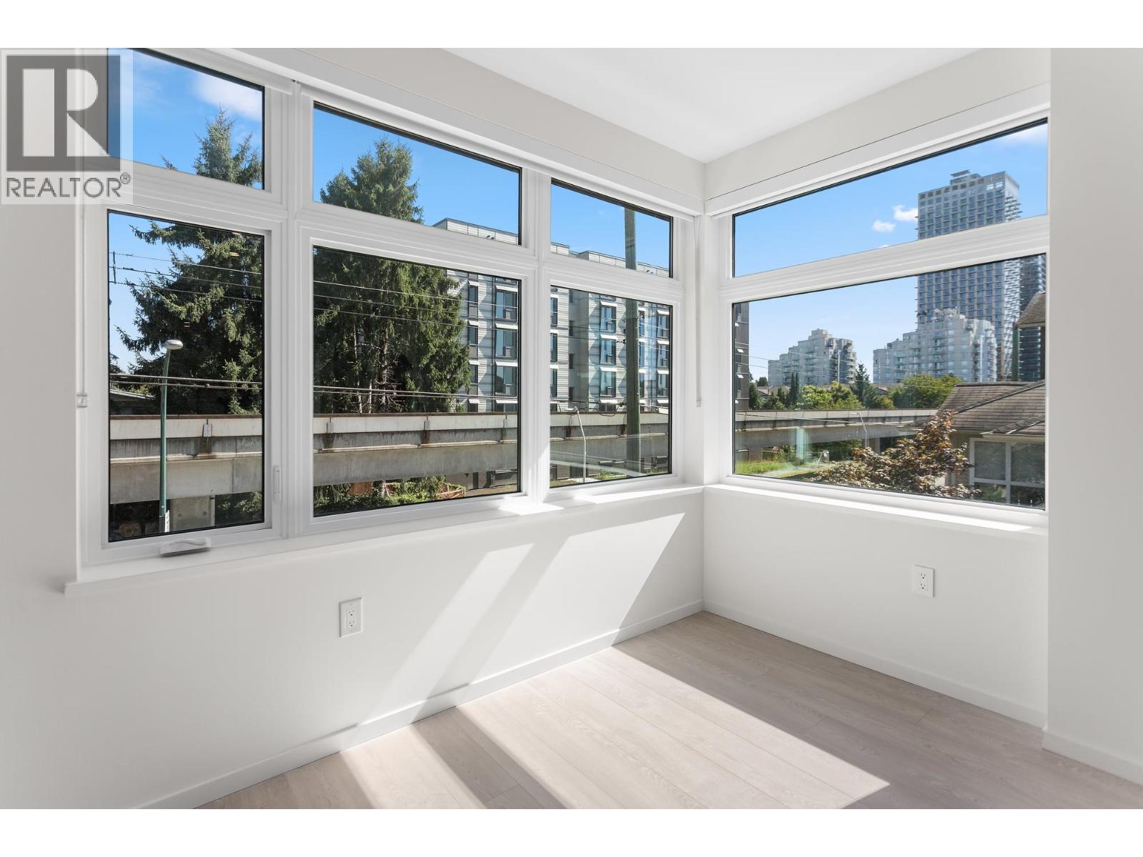 204 3264 Vanness Avenue Property Photo 11