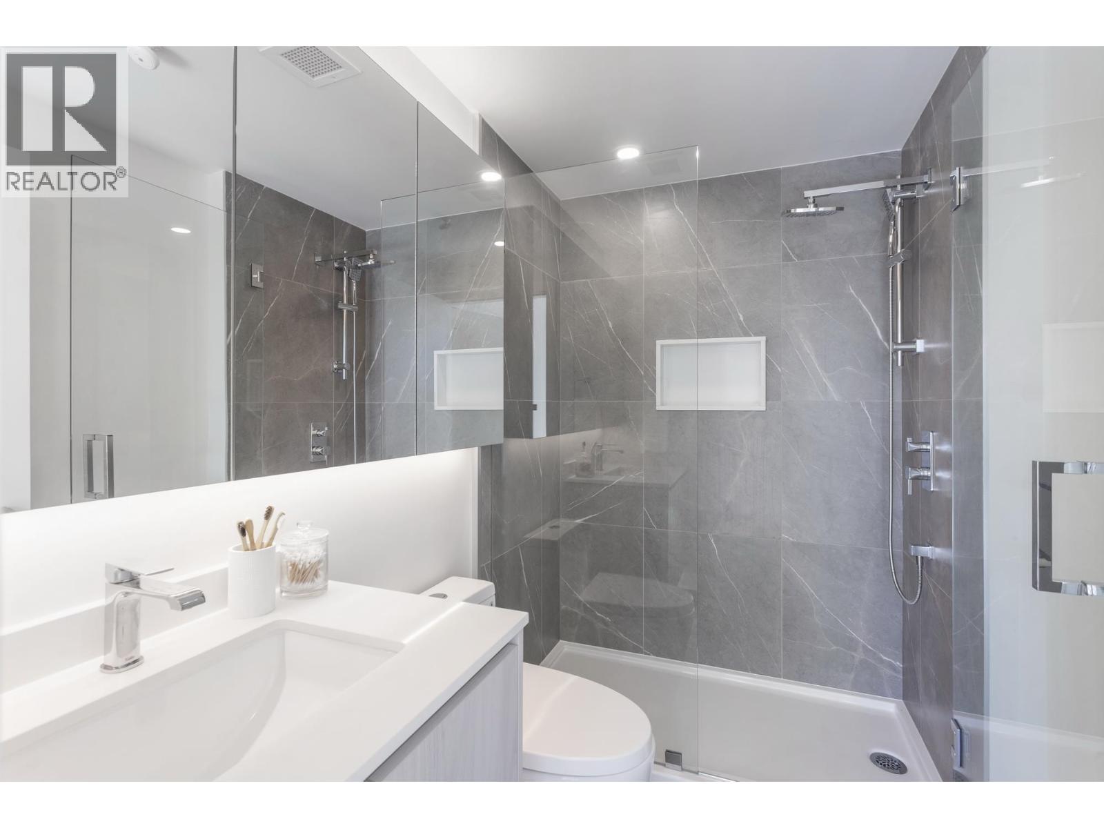 204 3264 Vanness Avenue Property Photo 13