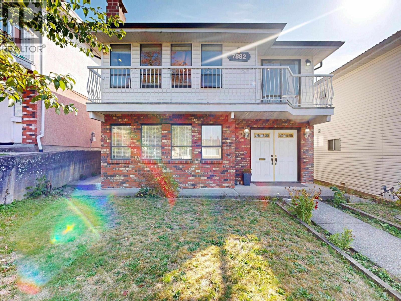 7882 Windsor Street Property Photo 2