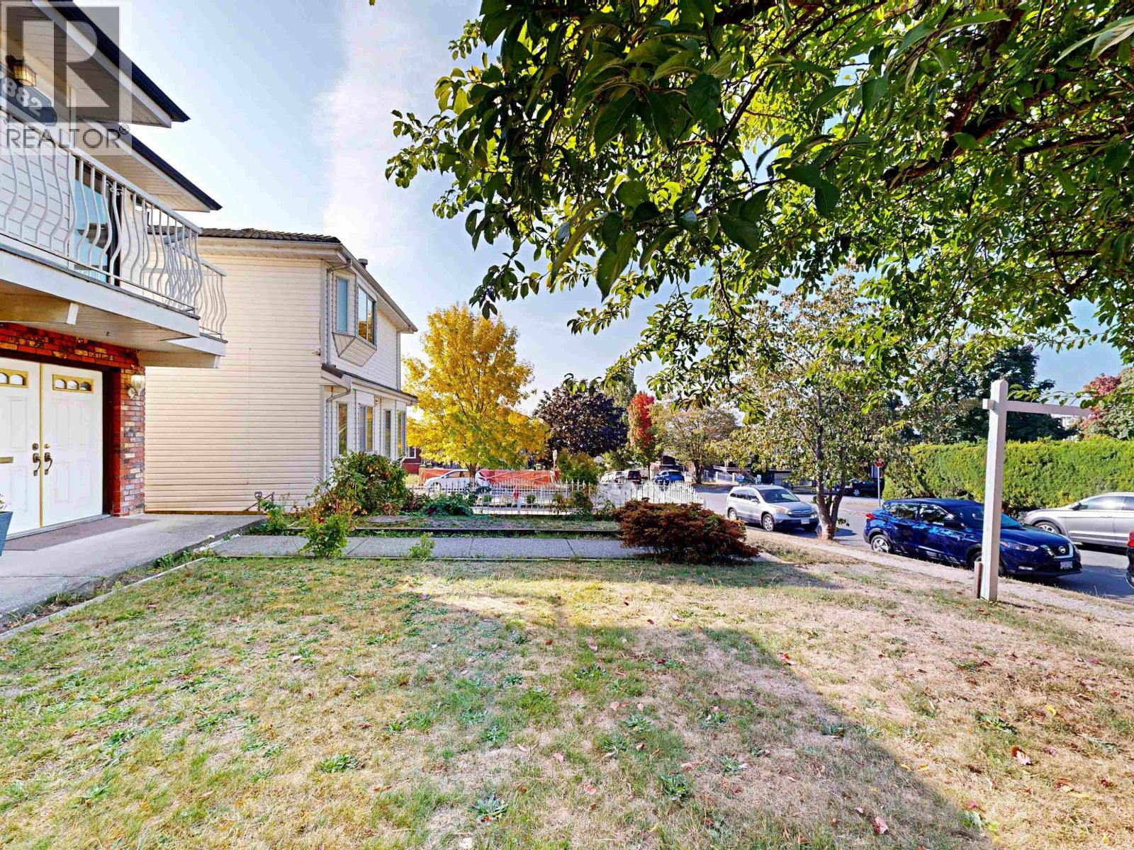 7882 Windsor Street Property Photo 3