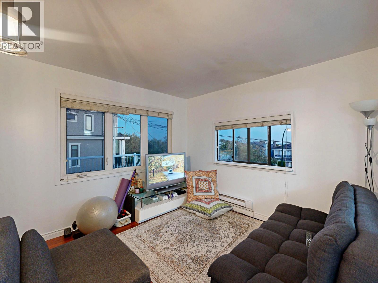 7882 Windsor Street Property Photo 17