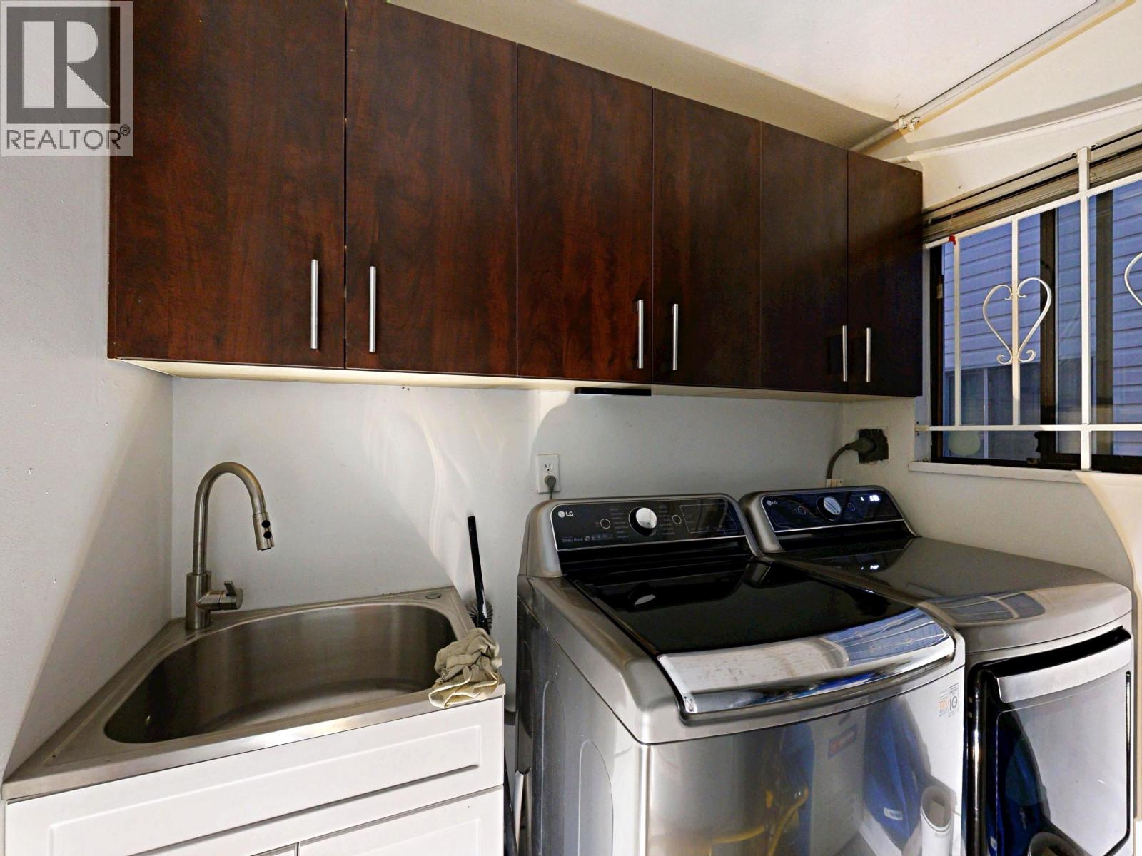 7882 Windsor Street Property Photo 26