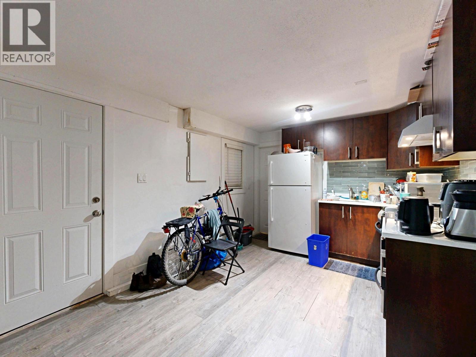 7882 Windsor Street Property Photo 31