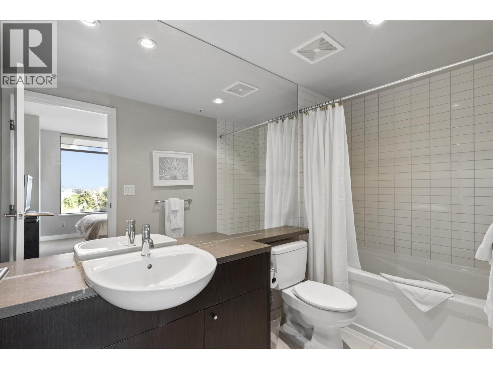 701 2851 Heather Street Property Photo 13