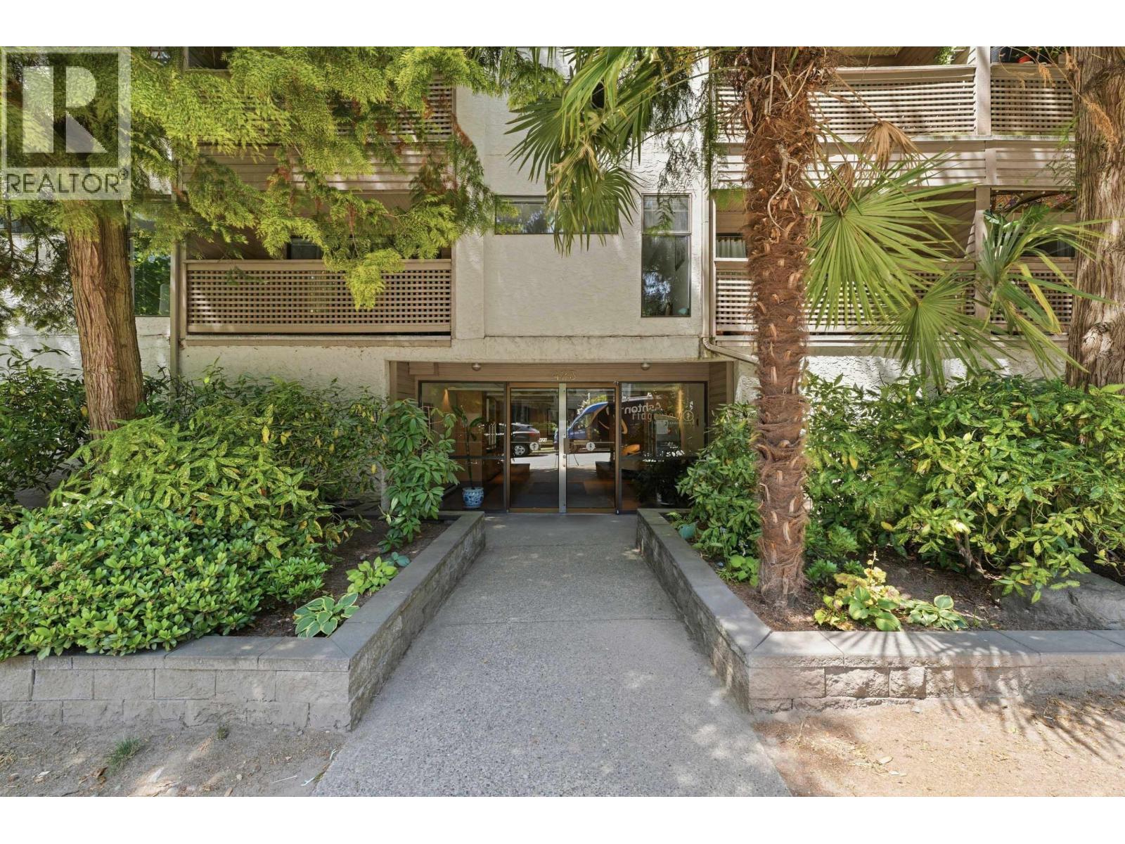 106 423 Agnes Street Property Photo 2