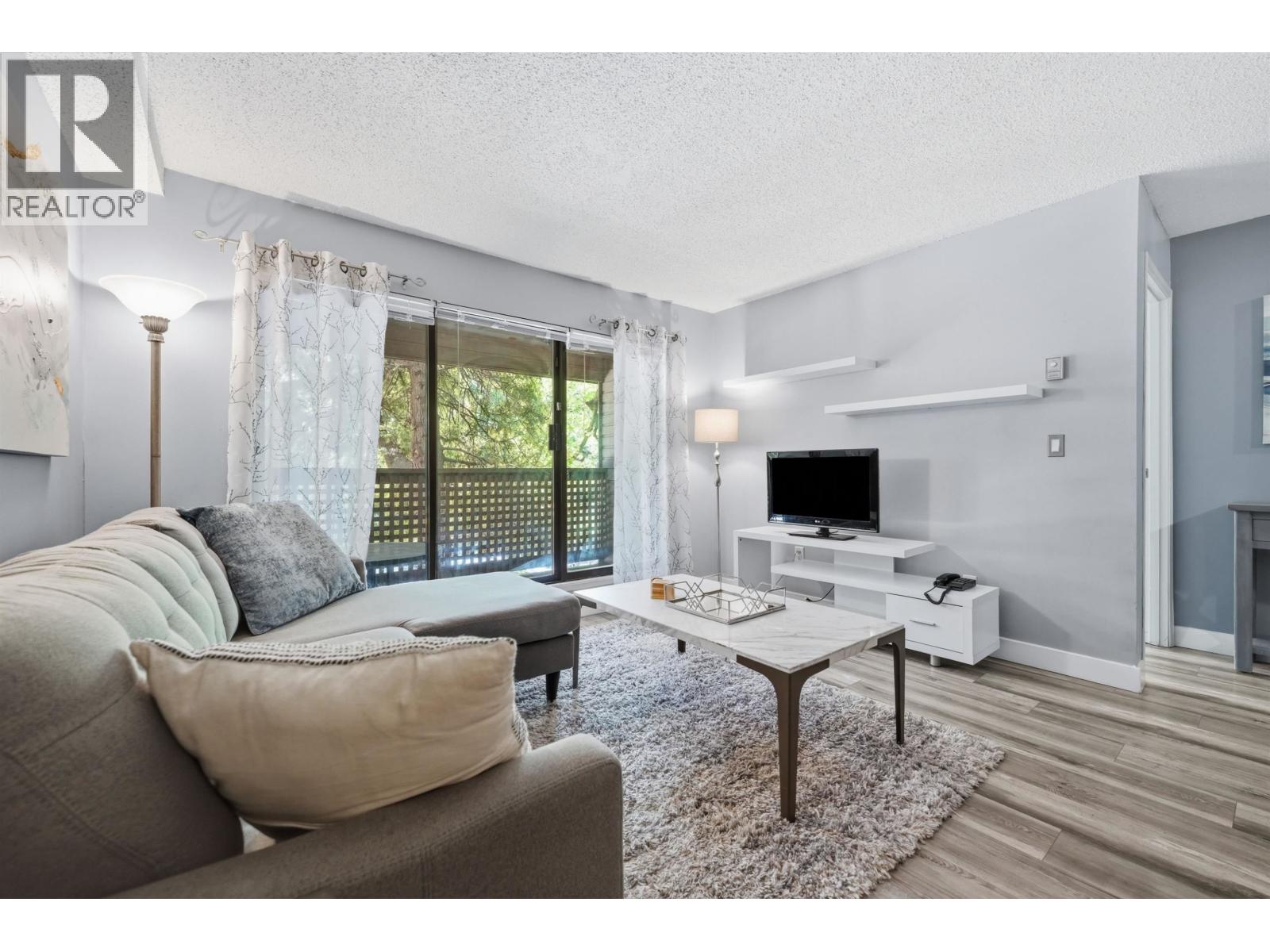 106 423 Agnes Street Property Photo 4