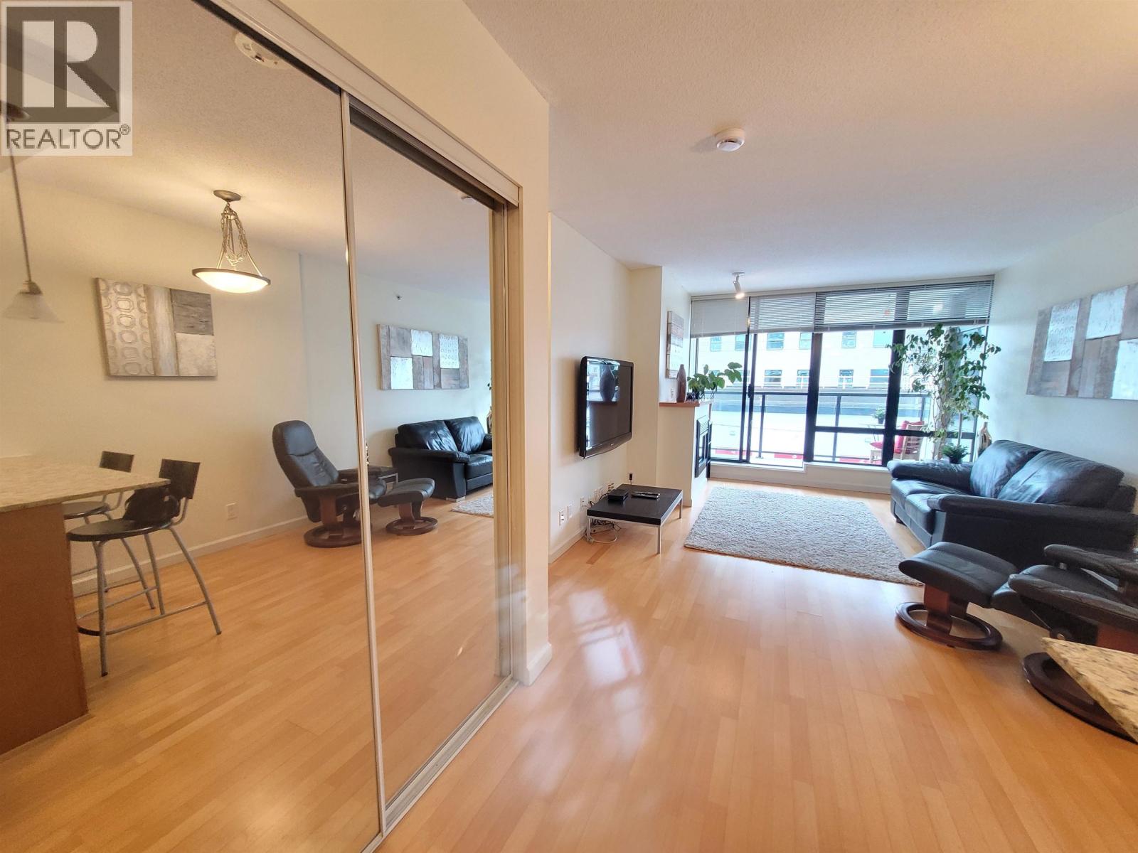 408 610 Victoria Street Property Photo 5