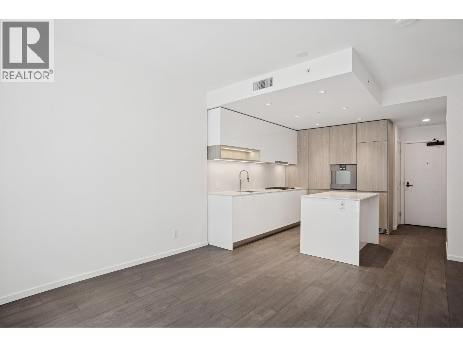548 6500 Minoru Boulevard Property Photo 8