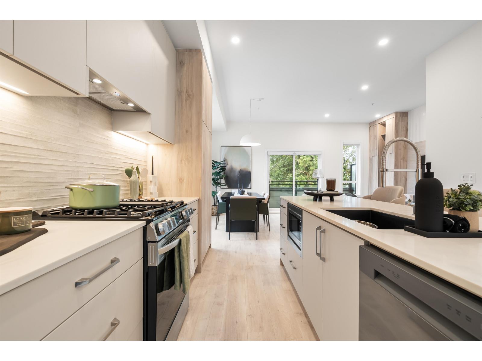 18 4558 208 Street Property Photo 3