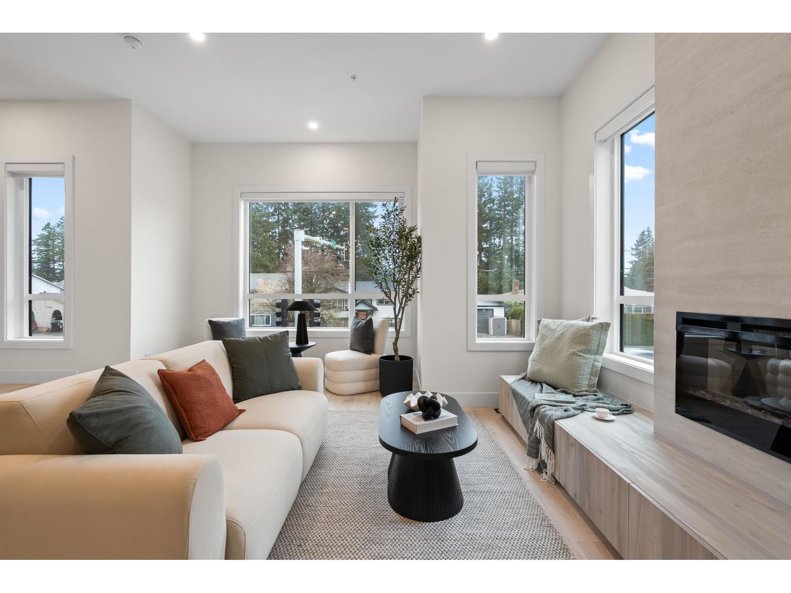 18 4558 208 Street Property Photo 4