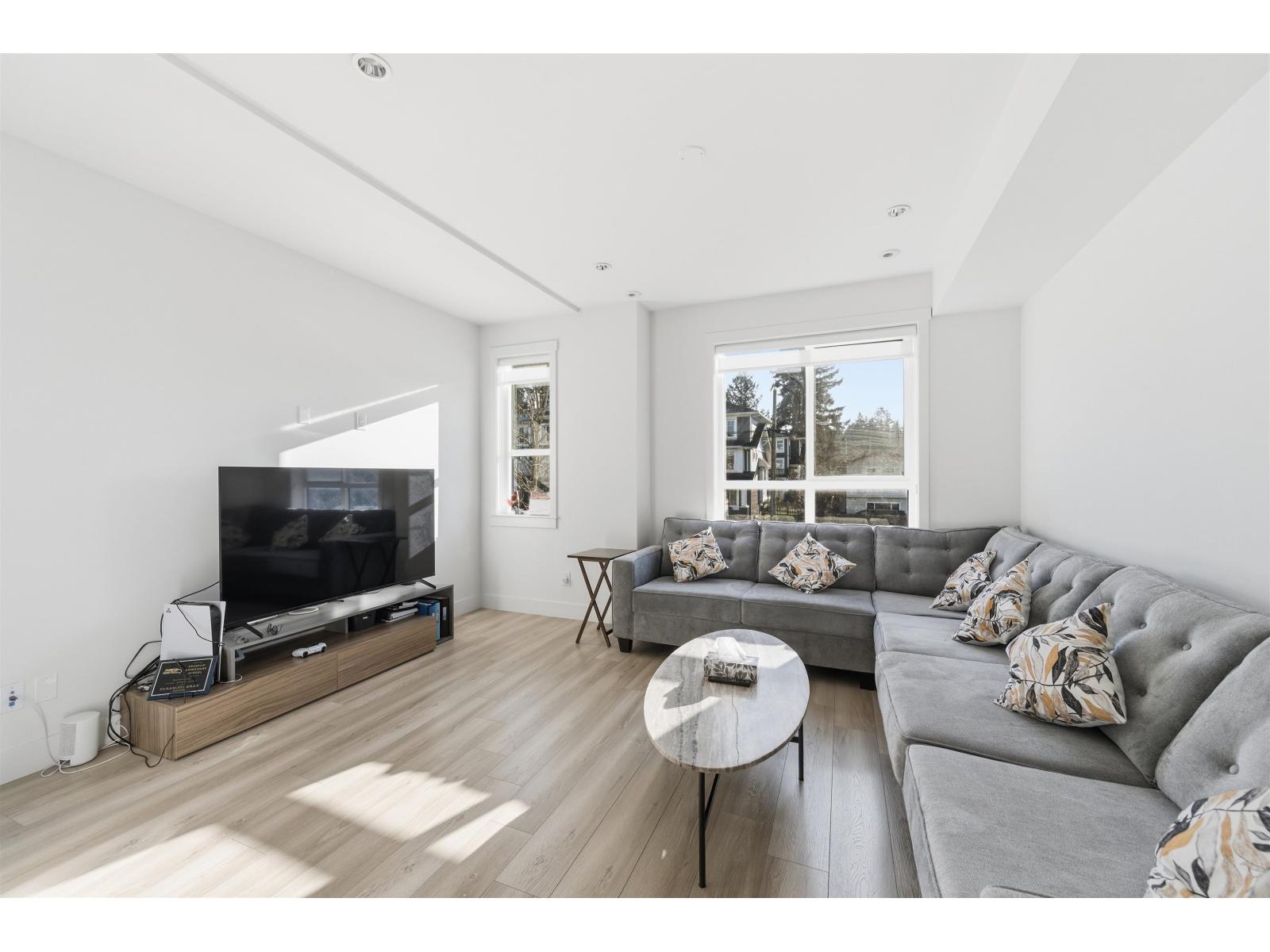 24 11556 72a Avenue Property Photo 3