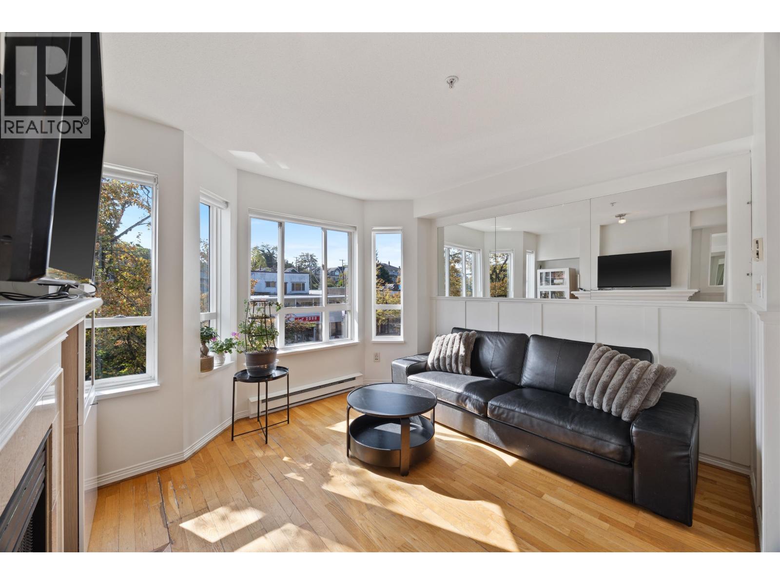 316 2565 W Broadway Street Property Photo 6