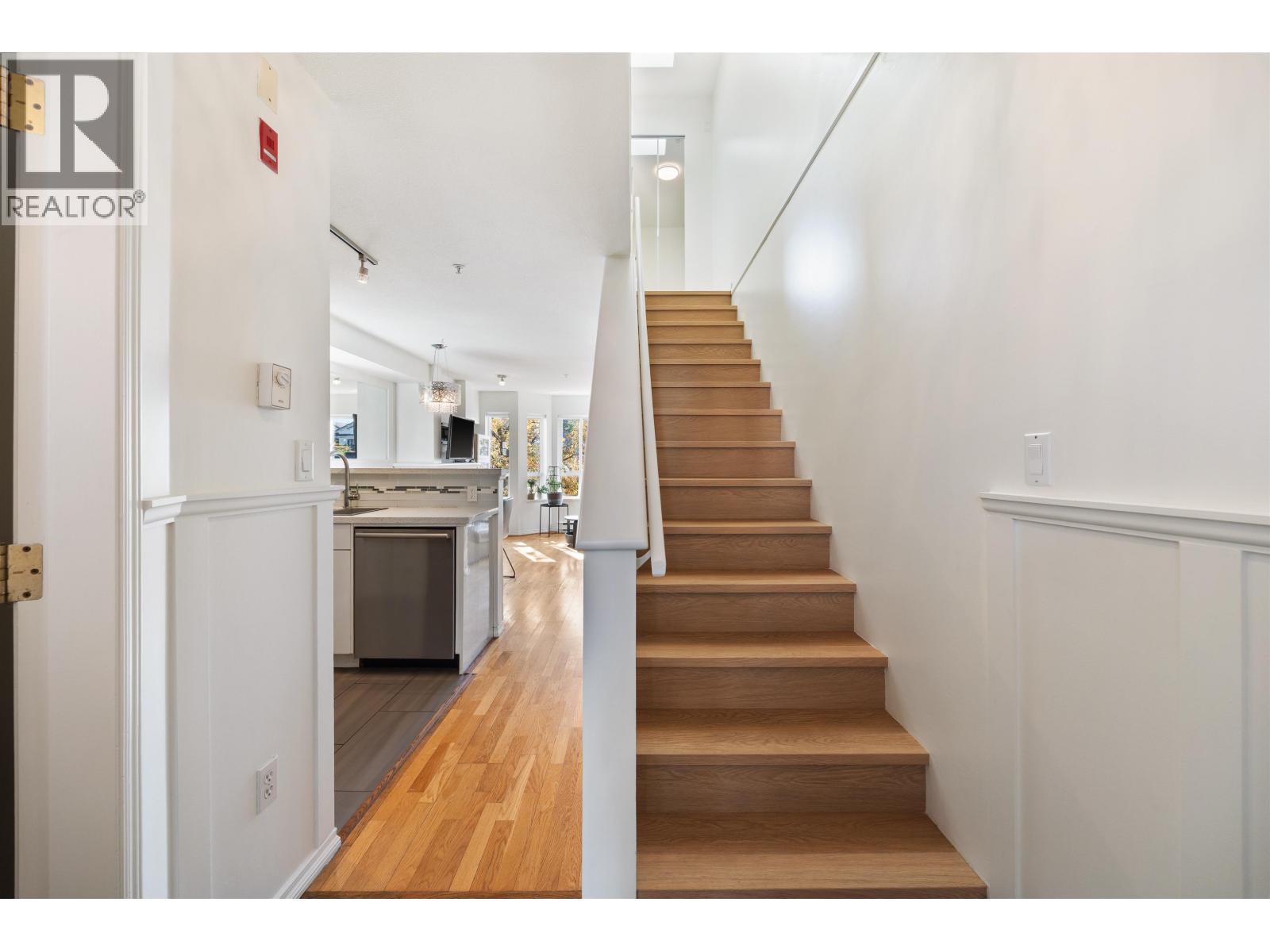 316 2565 W Broadway Street Property Photo 8