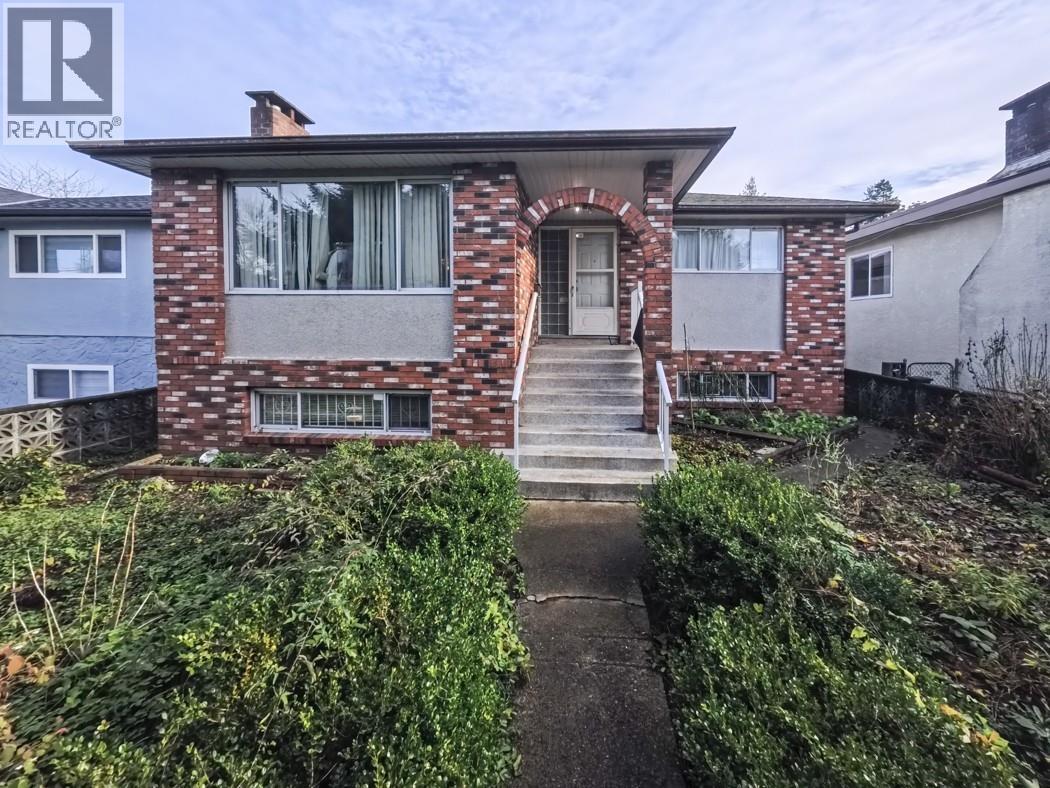 6174 TYNE STREET Property Photo 1