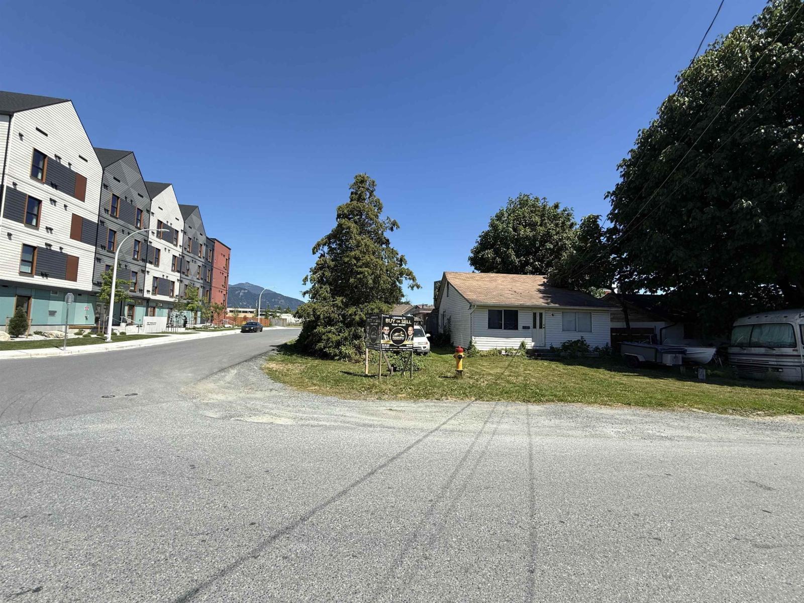 45871 Rowat Avenue Property Photo 3