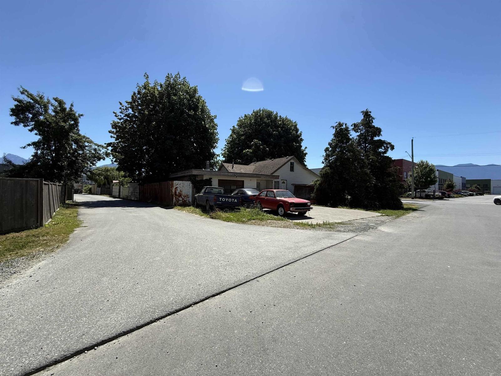 45871 Rowat Avenue Property Photo 7
