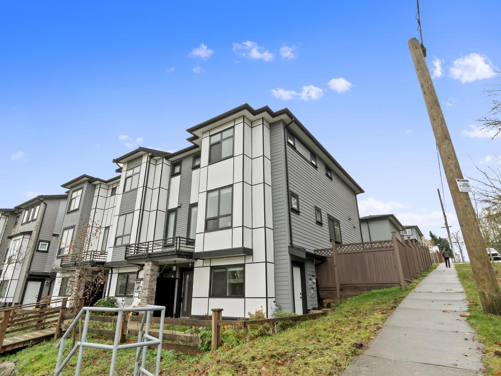 14002 60a Avenue Property Photo 2