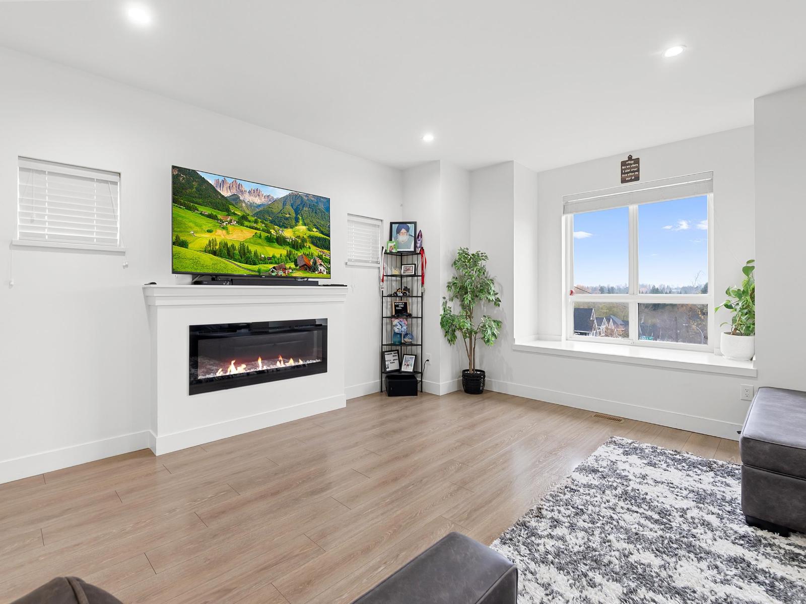 14002 60a Avenue Property Photo 3