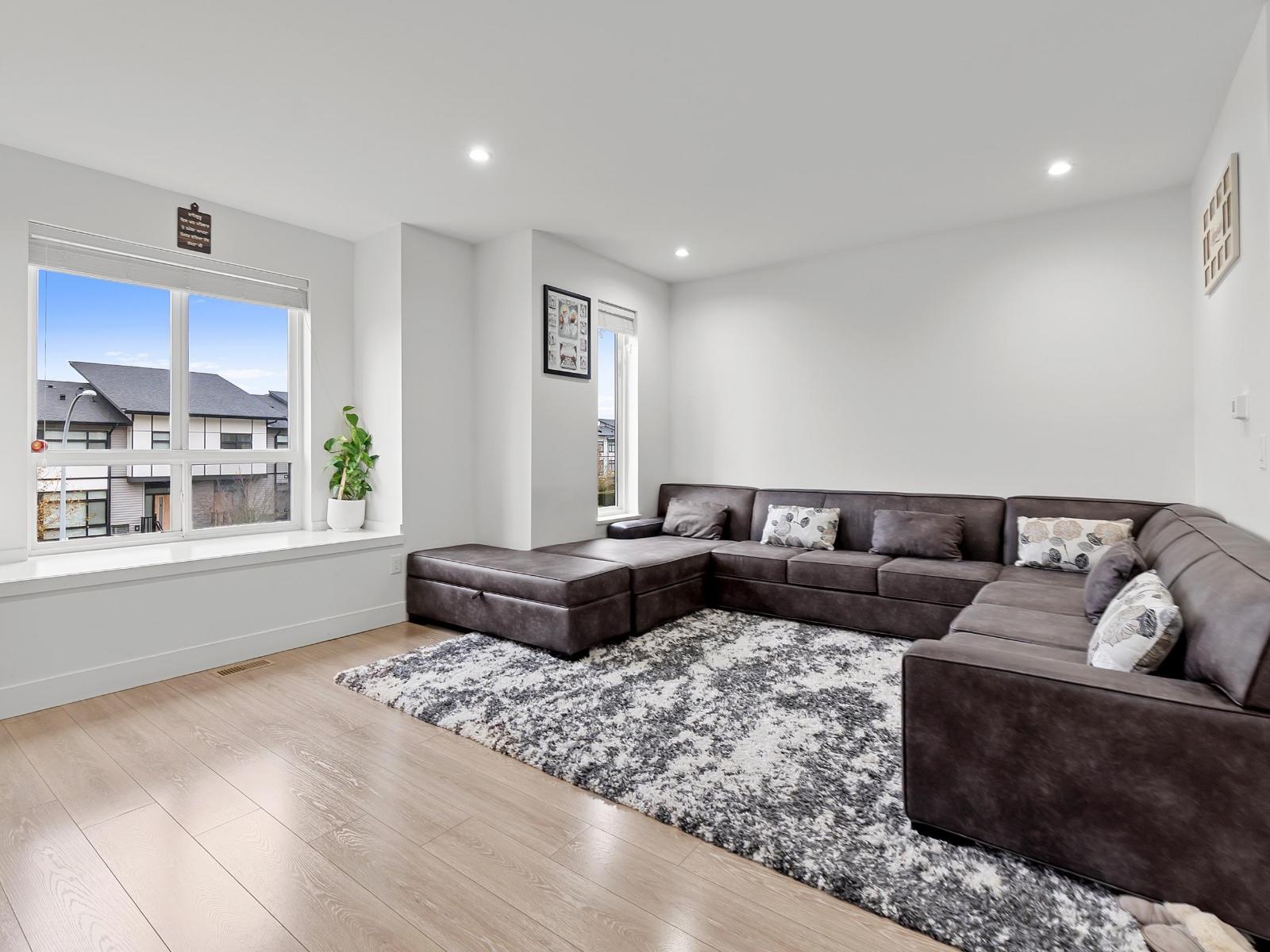 14002 60a Avenue Property Photo 8