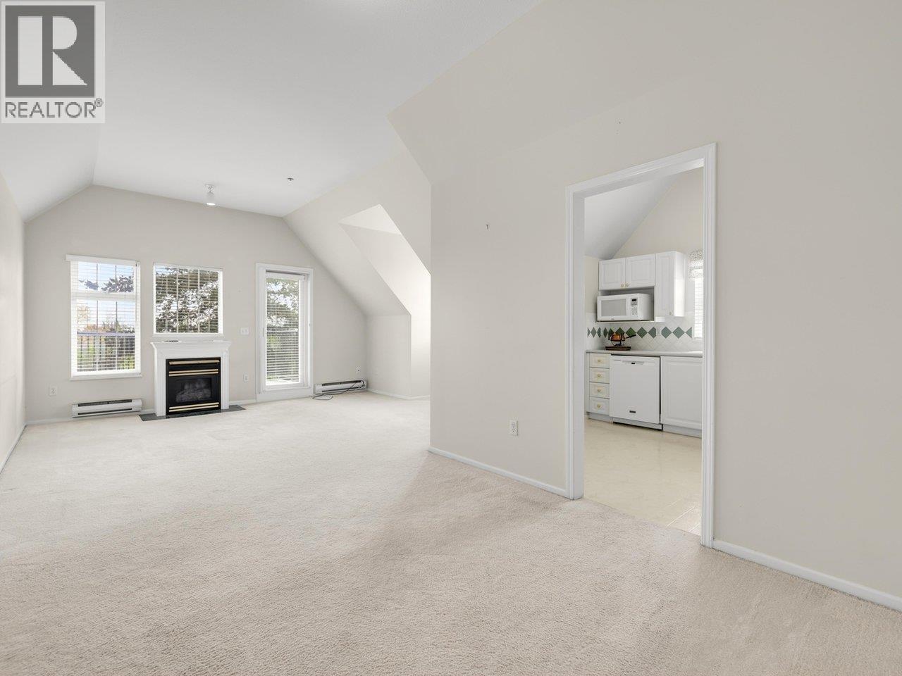 406 5556 14 Avenue Property Photo 3