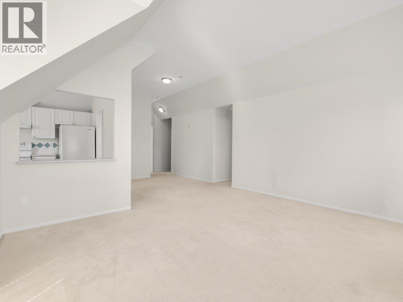 406 5556 14 Avenue Property Photo 5
