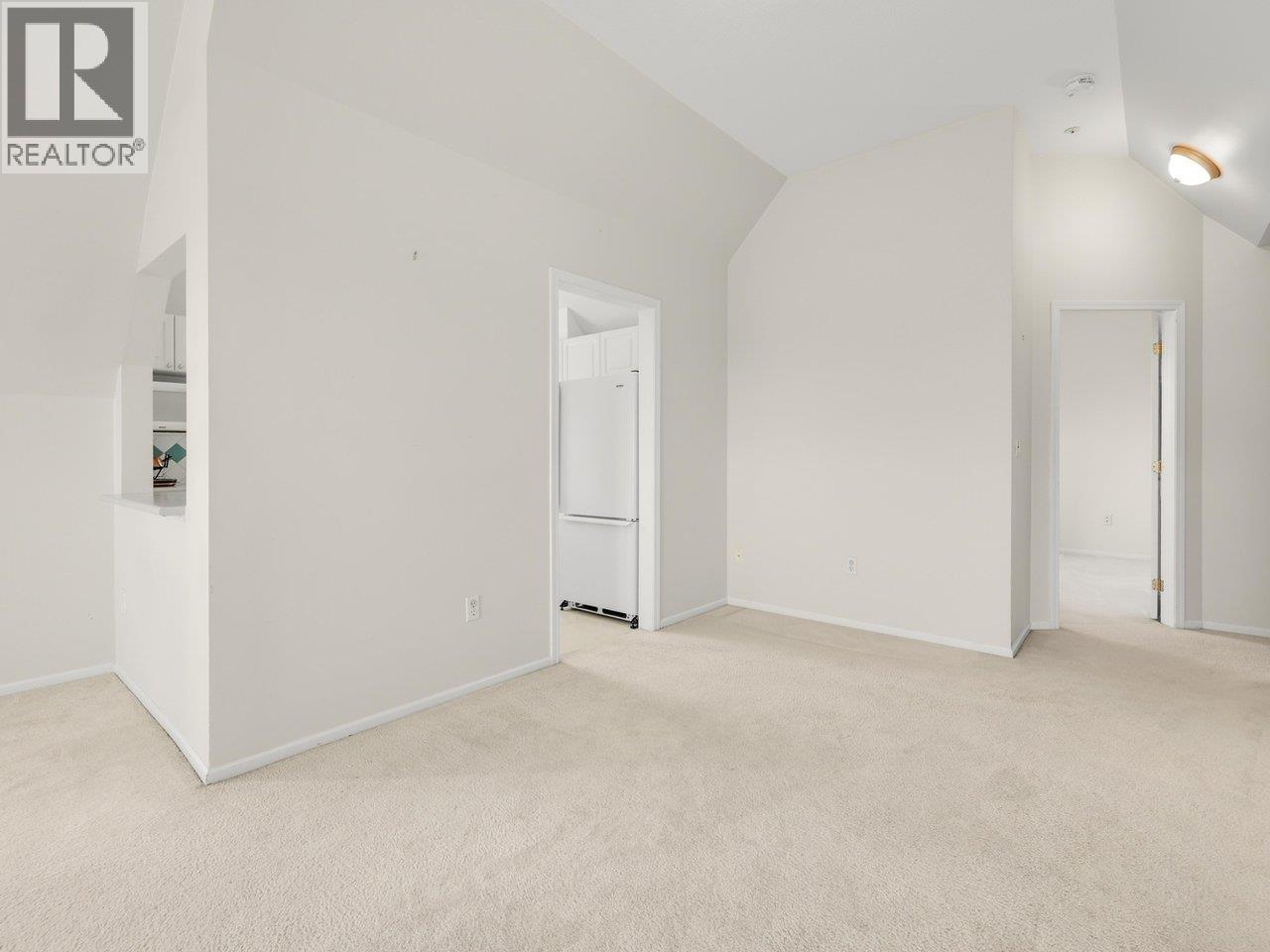 406 5556 14 Avenue Property Photo 6