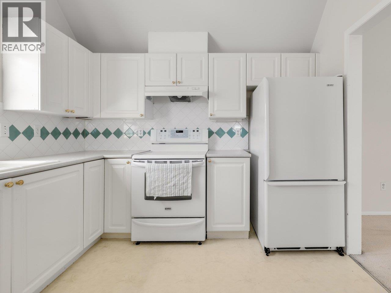 406 5556 14 Avenue Property Photo 9