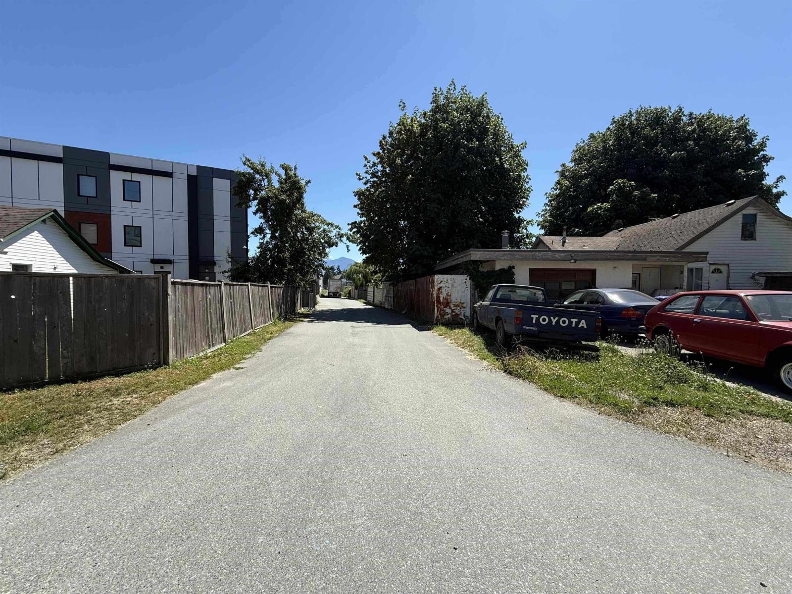 45881 Rowat Avenue Property Photo 10