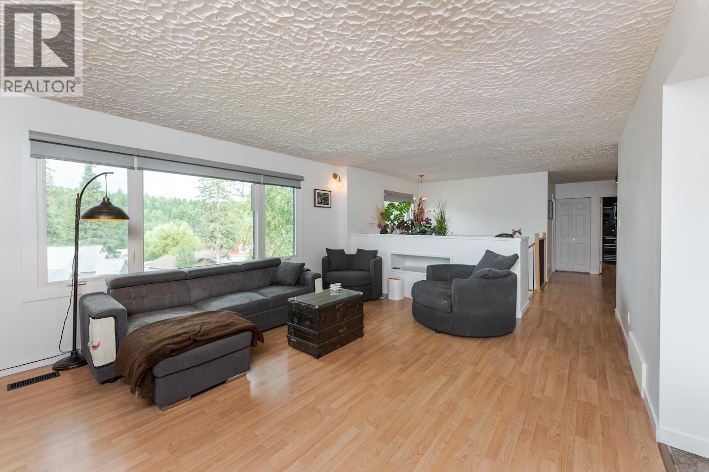 1880 Houghtaling Road Property Photo 6