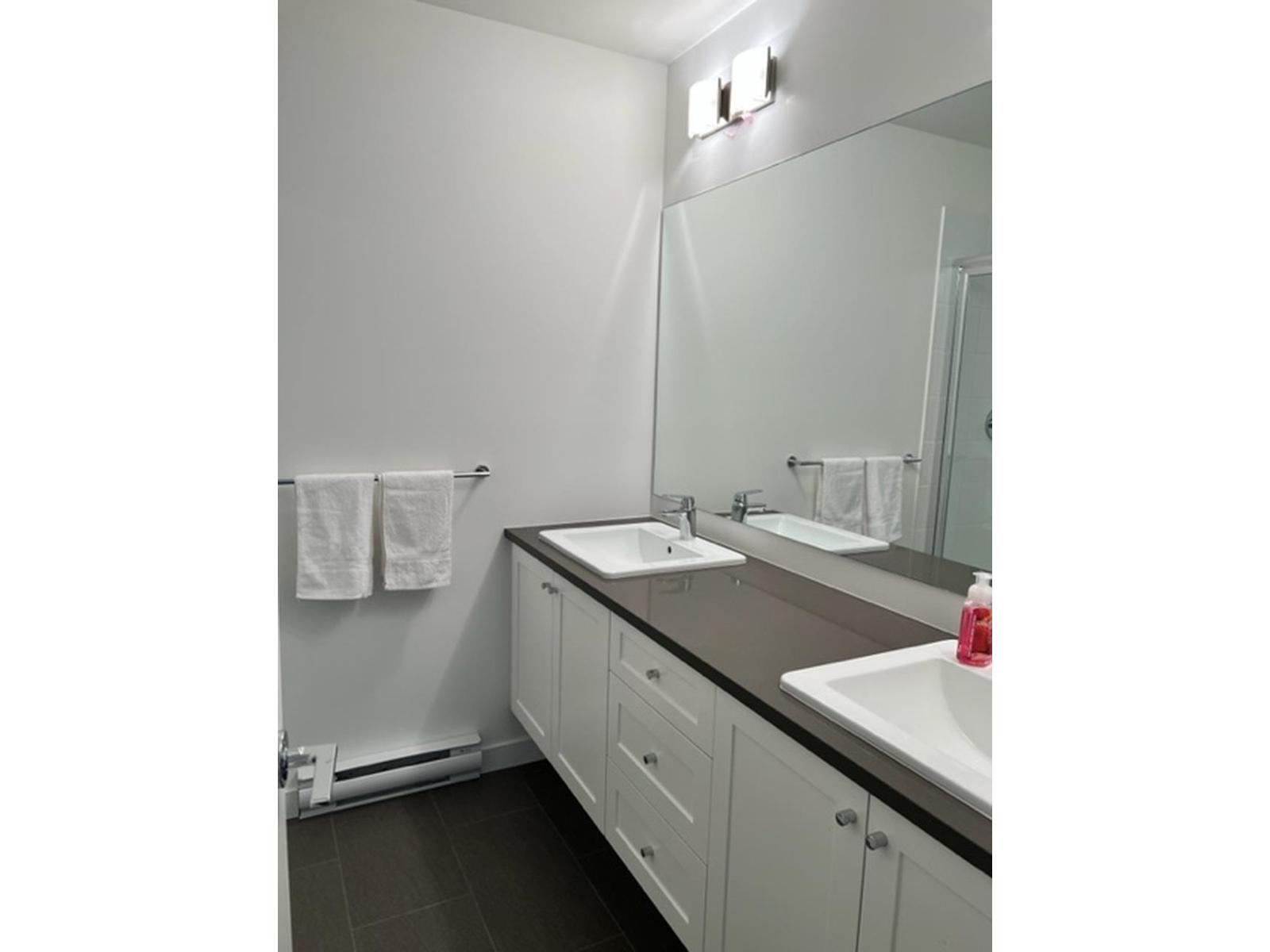 202 15815 85 Avenue Property Photo 4