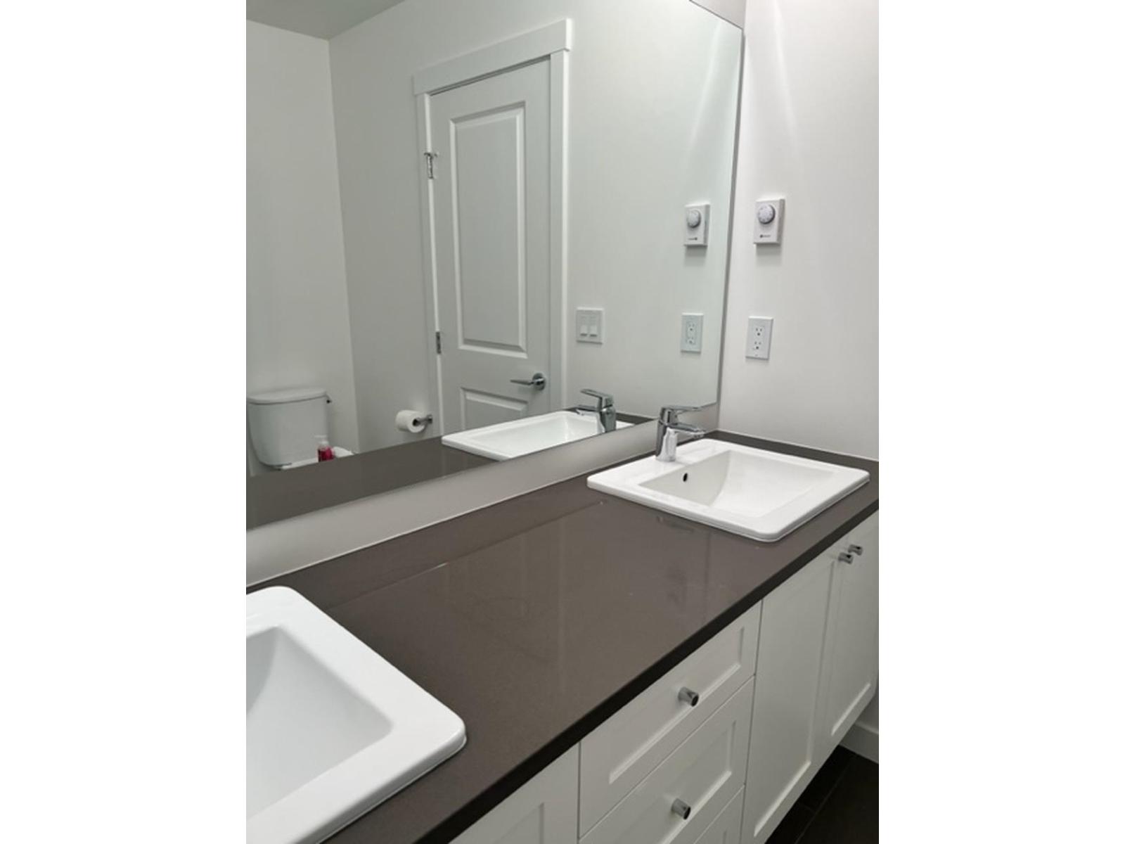 202 15815 85 Avenue Property Photo 5