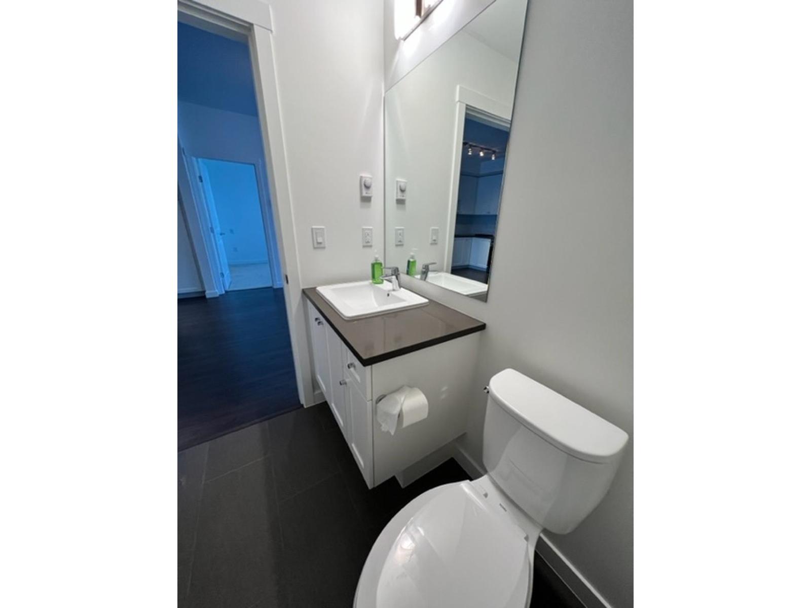 202 15815 85 Avenue Property Photo 8