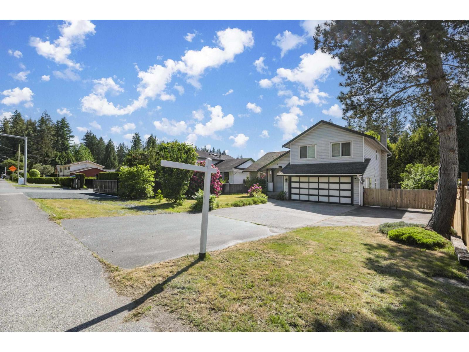 4483 208 Street Property Photo 5