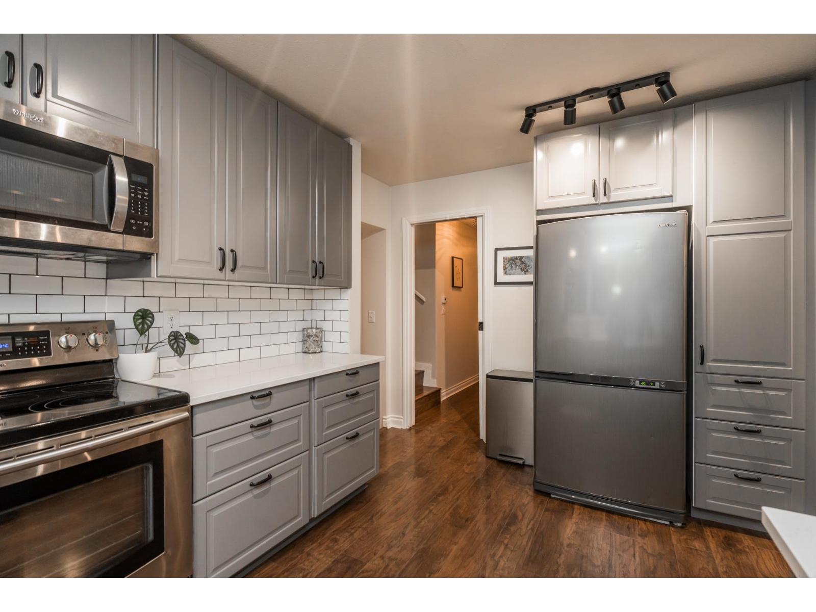 4483 208 Street Property Photo 20
