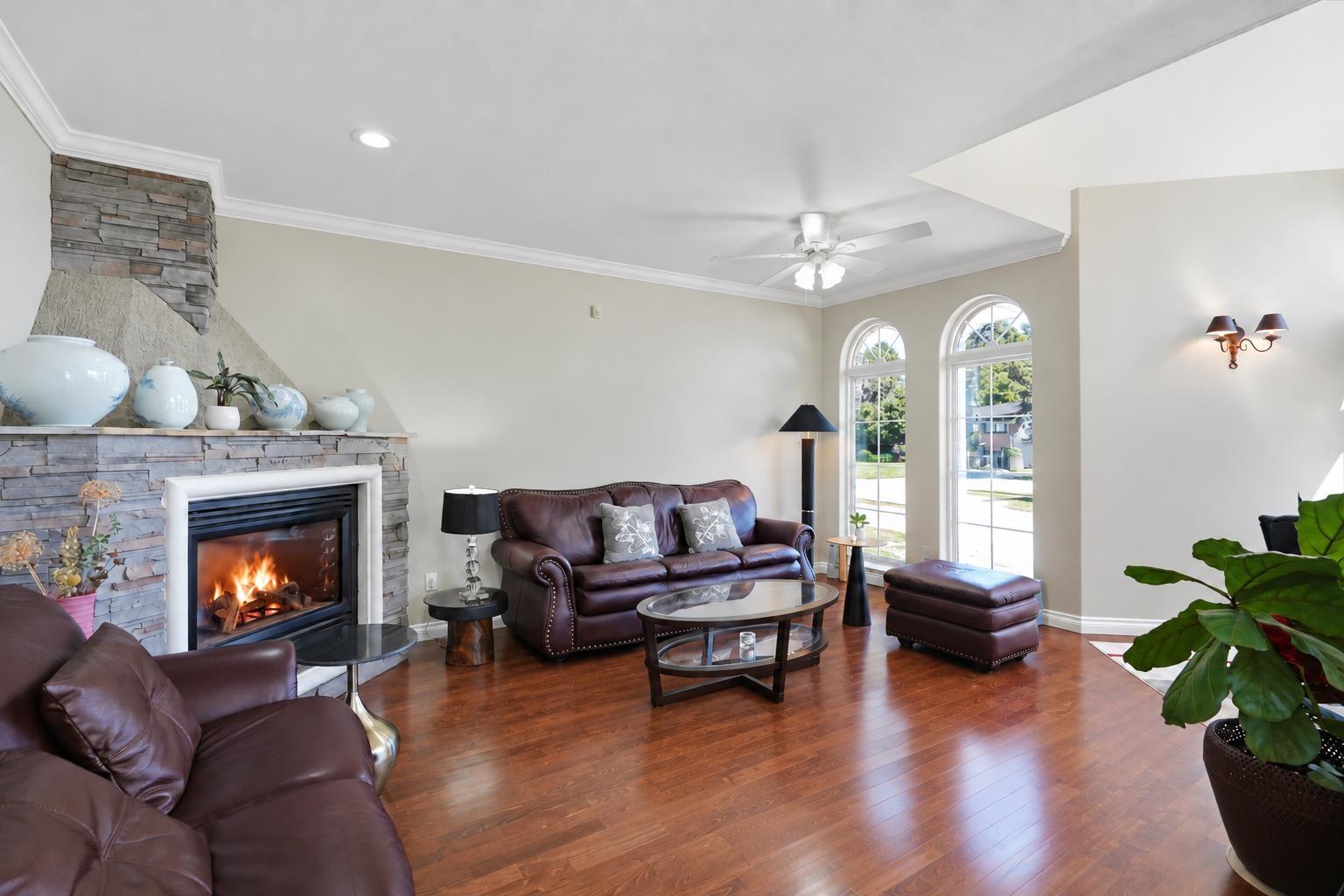 20560 46a Avenue Property Photo 4