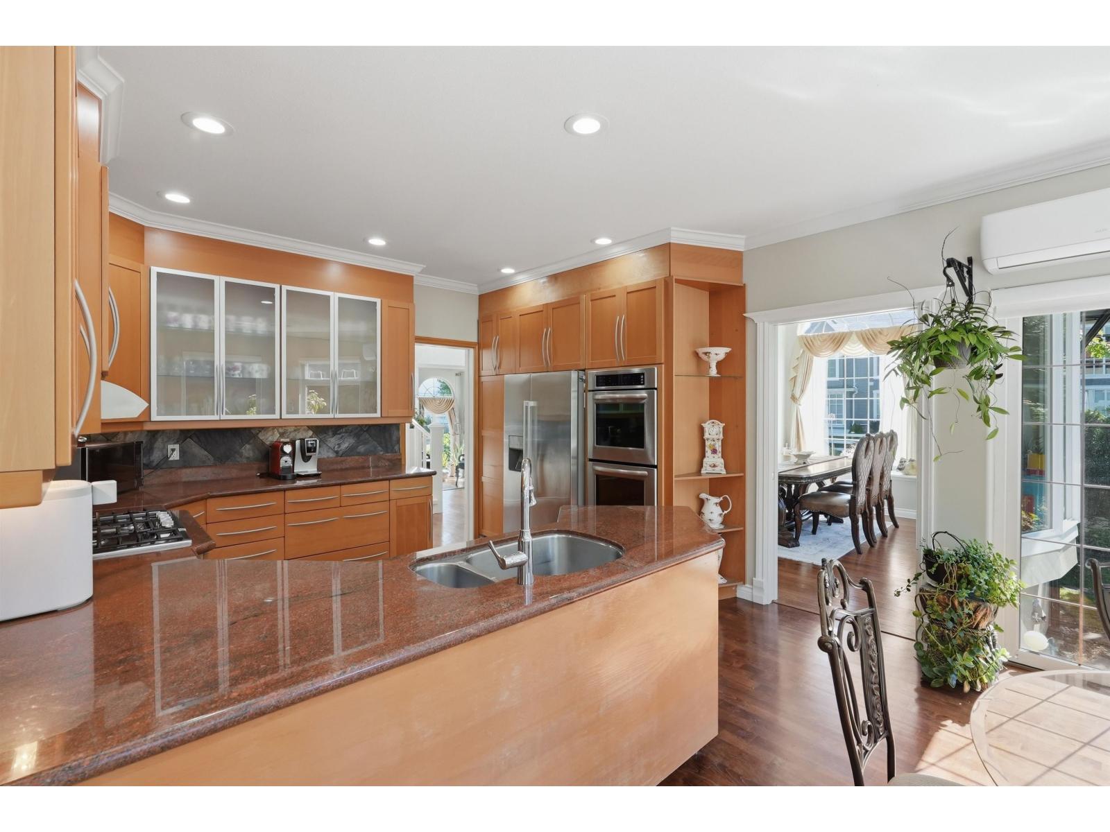 20560 46a Avenue Property Photo 10