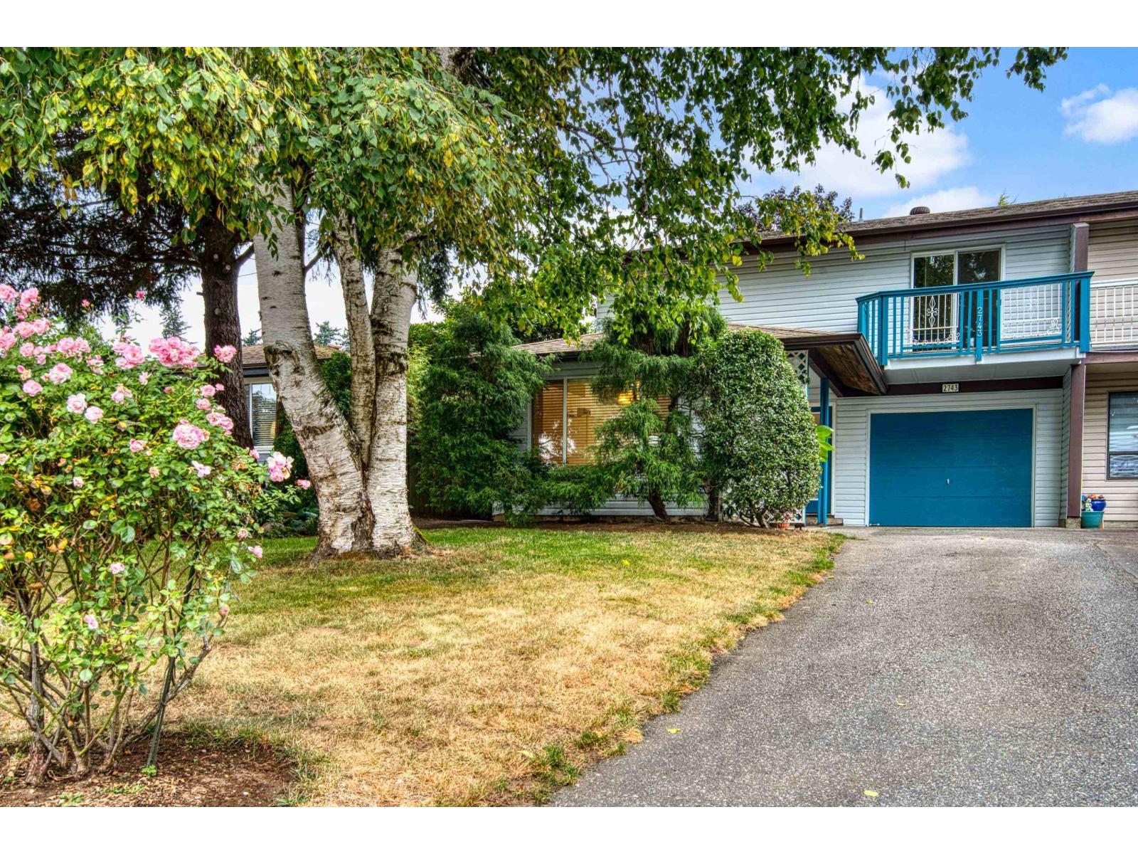 2743 Sandon Drive Property Photo 2