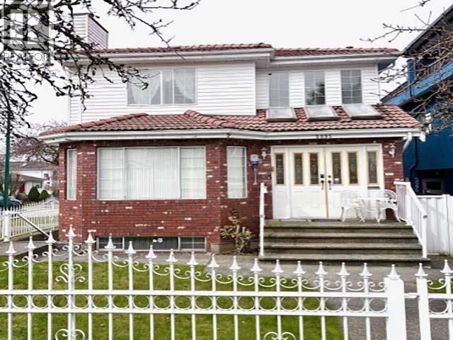 5095 Nanaimo Street Property Photo 1