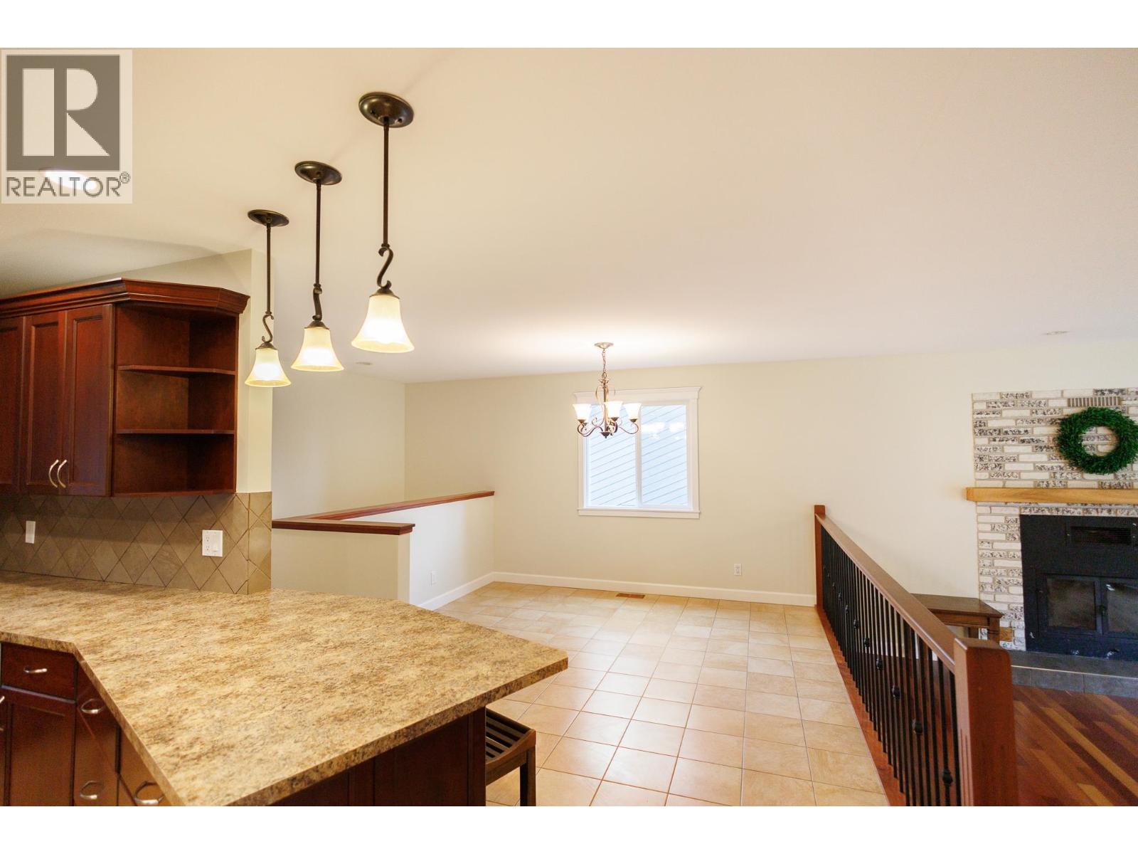 4924 Labelle Avenue Property Photo 4