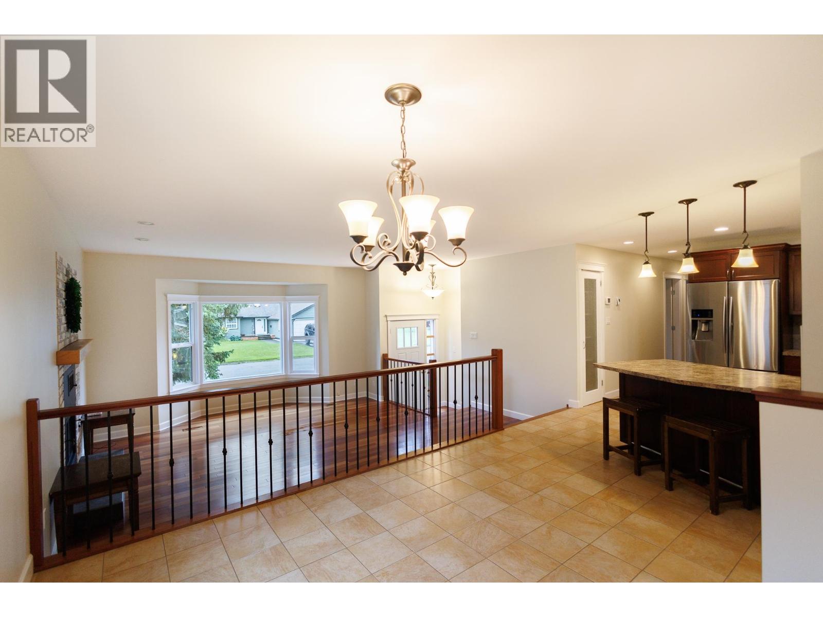 4924 Labelle Avenue Property Photo 6