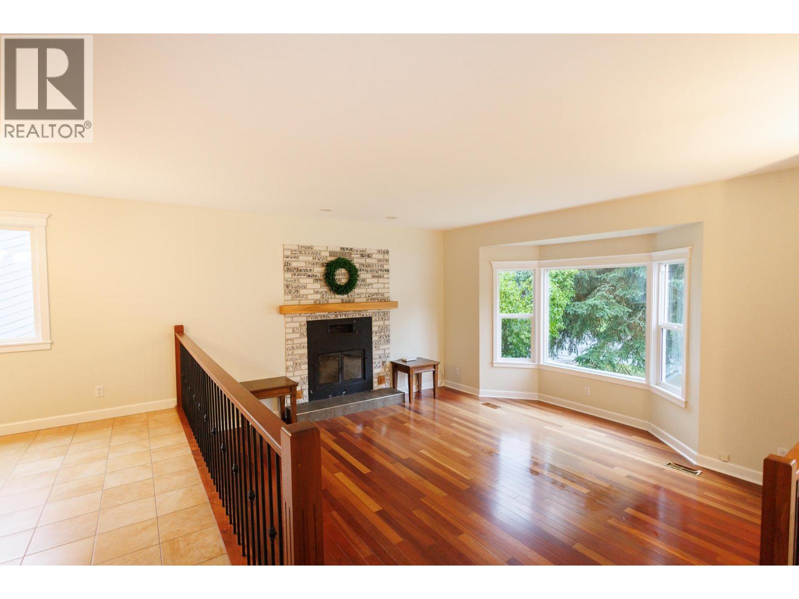 4924 Labelle Avenue Property Photo 7
