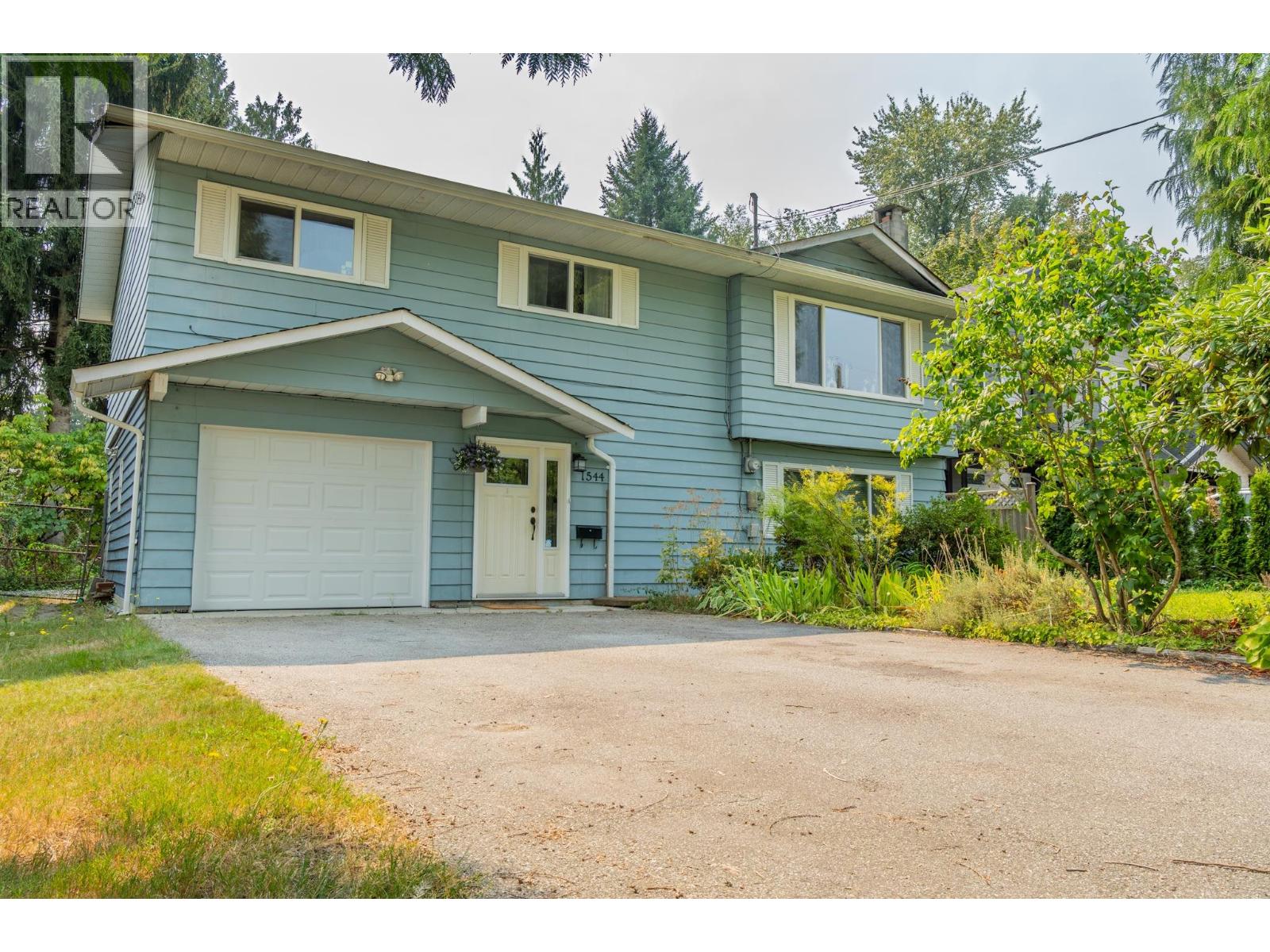1544 Robertson Avenue Property Photo 1