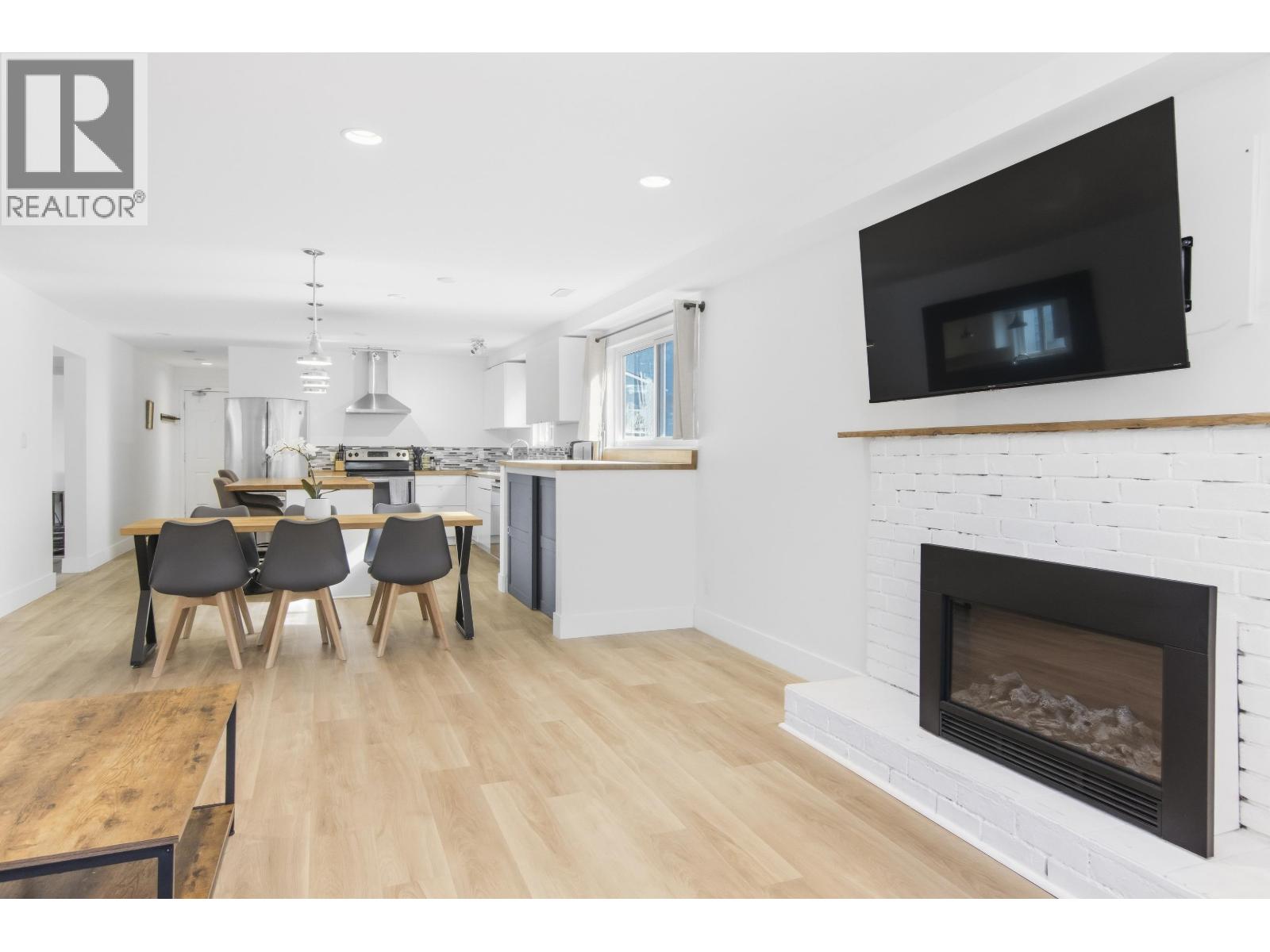38012 FIFTH AVENUE Property Photo 1