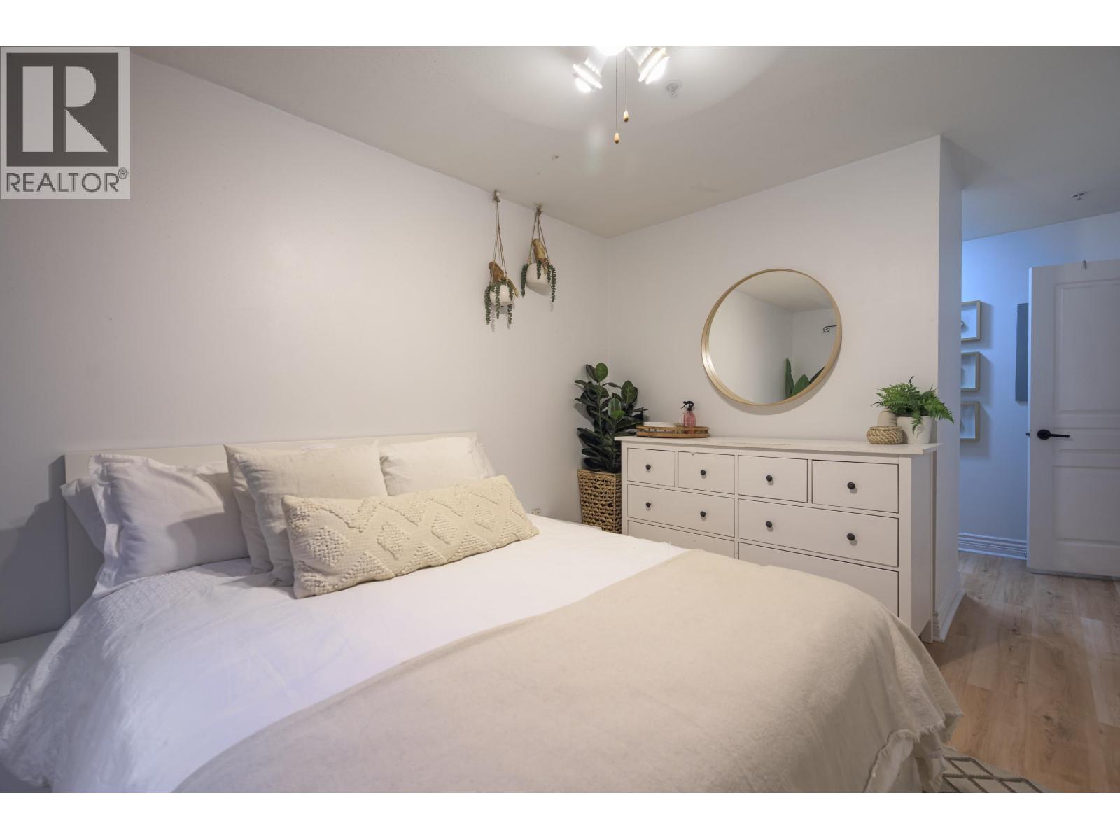 205 1363 56 Street Property Photo 16