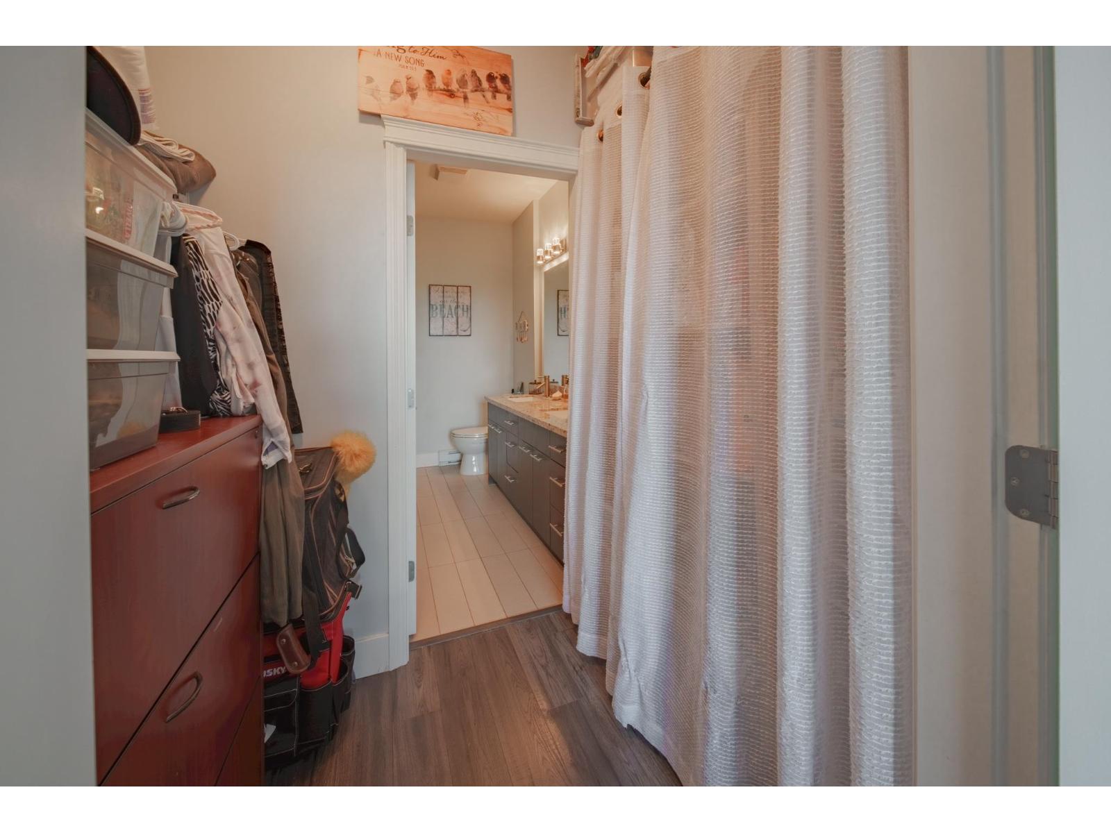 421 2970 King George Boulevard Property Photo 17