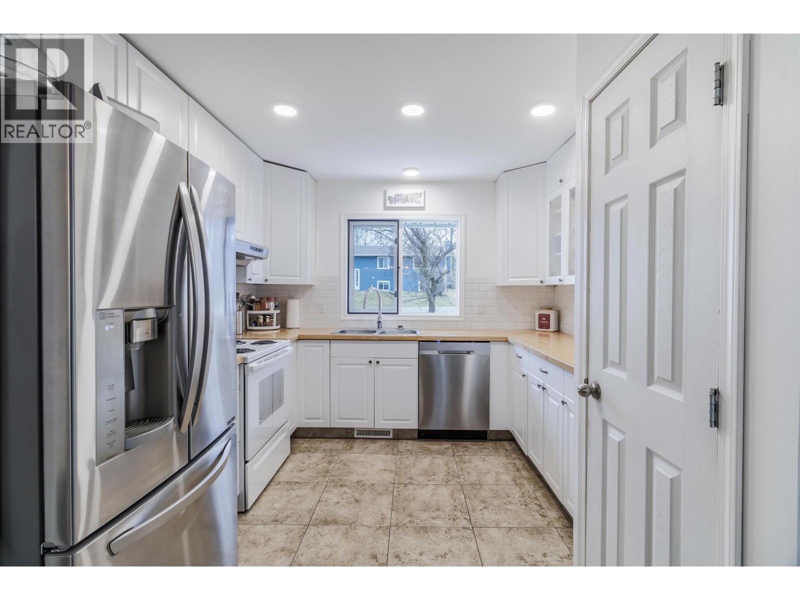 4715 Parker Court Property Photo 11