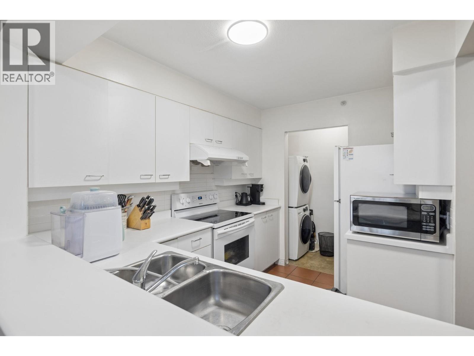707 7380 Elmbridge Way Property Photo 10