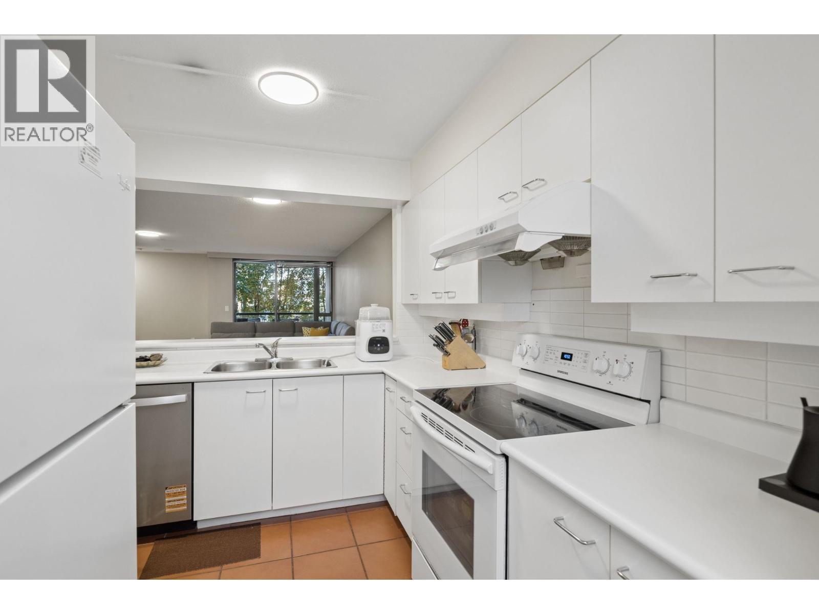 707 7380 Elmbridge Way Property Photo 11